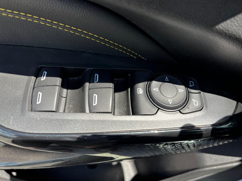 Chevrolet Trax Vehicle Image 16