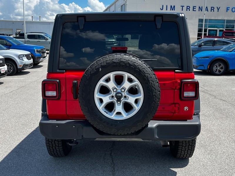 Jeep Wrangler Vehicle Image 04