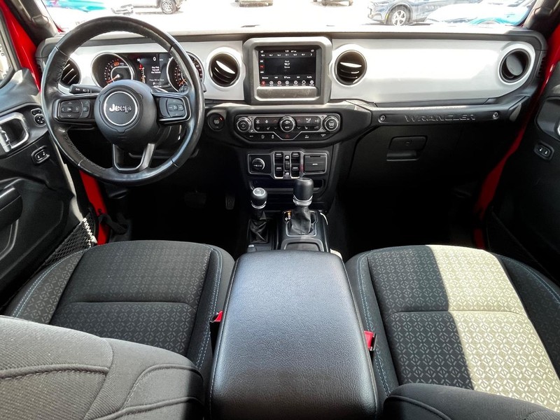 Jeep Wrangler Vehicle Image 11