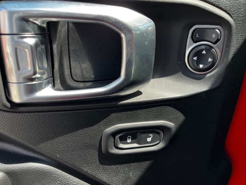 Jeep Wrangler Vehicle Image 14