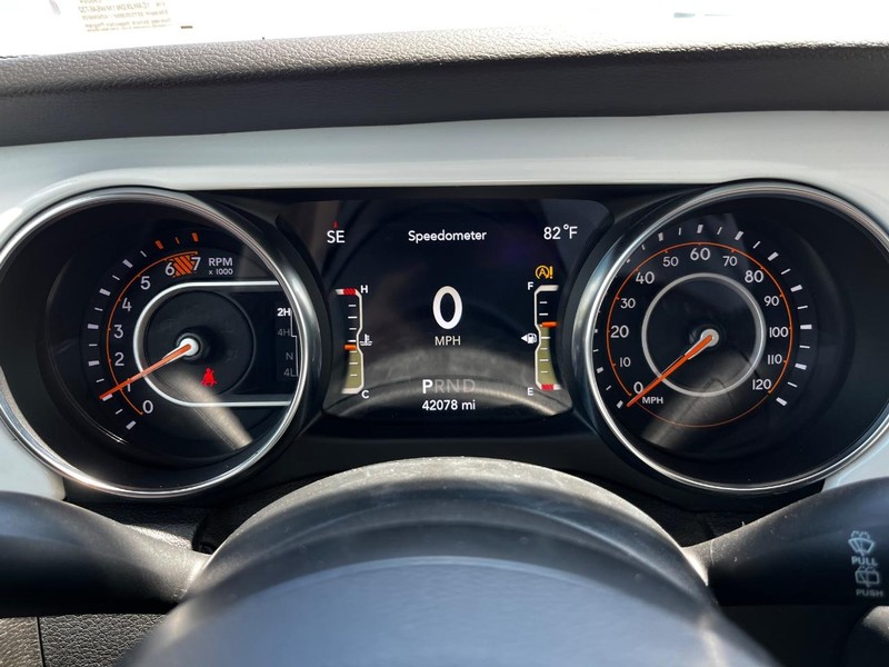 Jeep Wrangler Vehicle Image 18