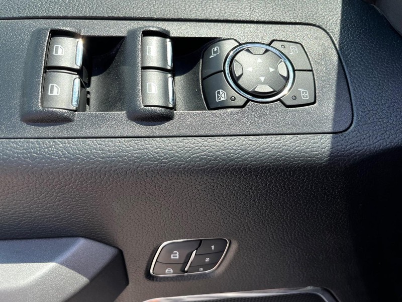 Ford F-150 Vehicle Image 16