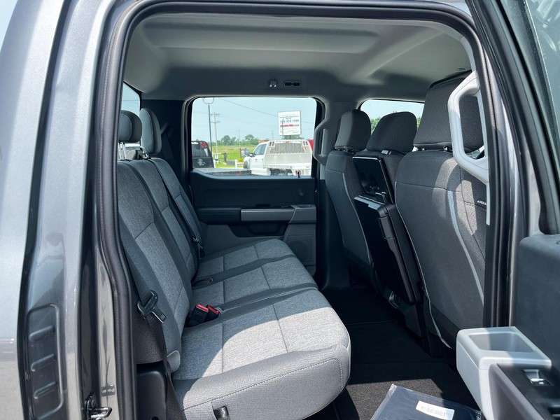 Ford Super Duty F-250 SRW Vehicle Image 04