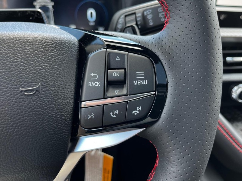 Ford Explorer Vehicle Image 13