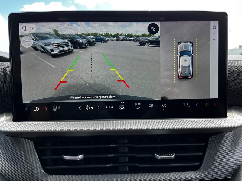Ford Explorer Vehicle Image 17