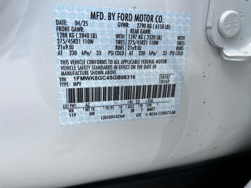 Ford Explorer Vehicle Image 18