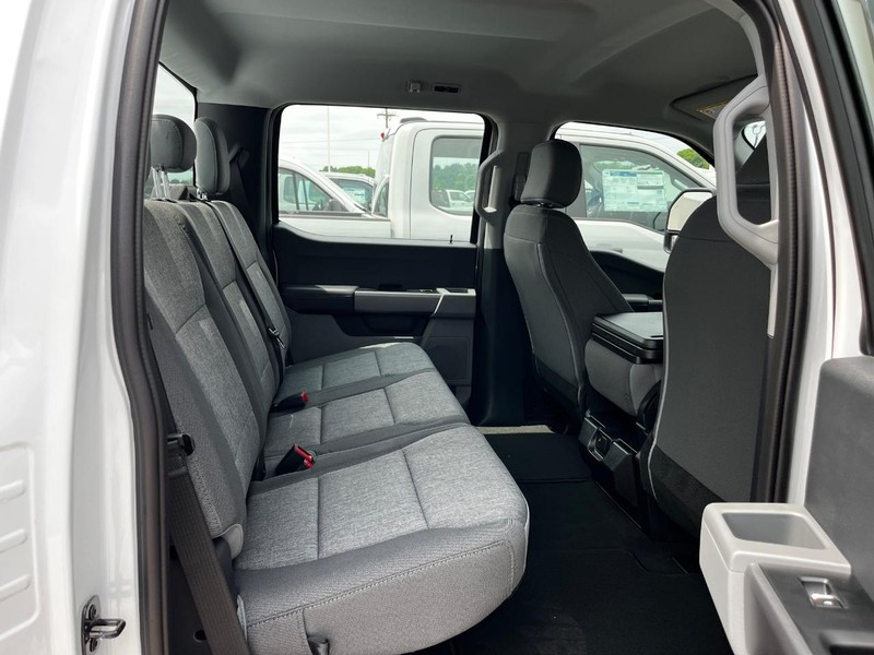 Ford Super Duty F-250 SRW Vehicle Image 04