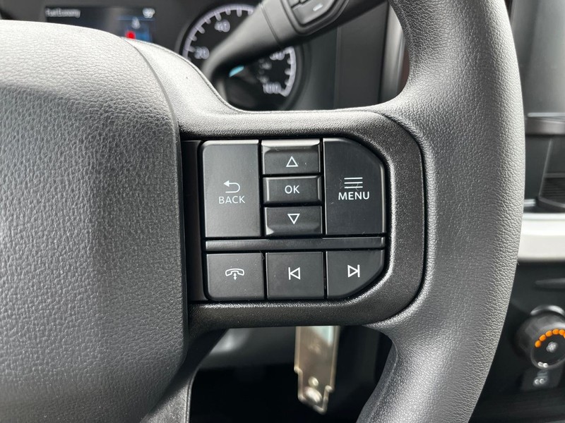 Ford Super Duty F-250 SRW Vehicle Image 12