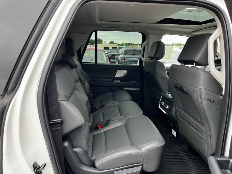 Ford Expedition Max Vehicle Image 05
