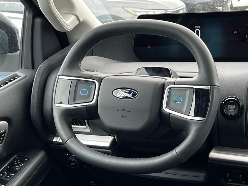 Ford Expedition Max Vehicle Image 10