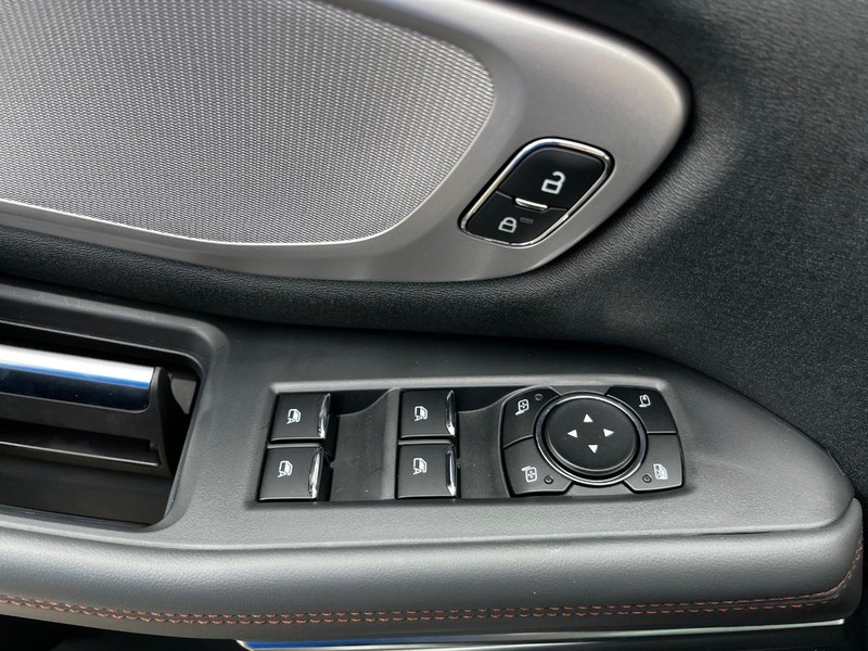 Ford Expedition Max Vehicle Image 12