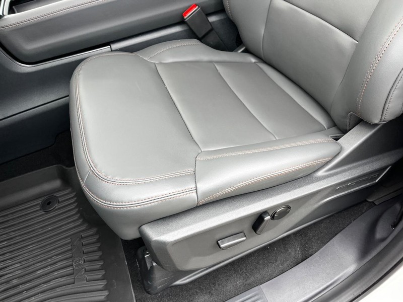 Ford Expedition Max Vehicle Image 13