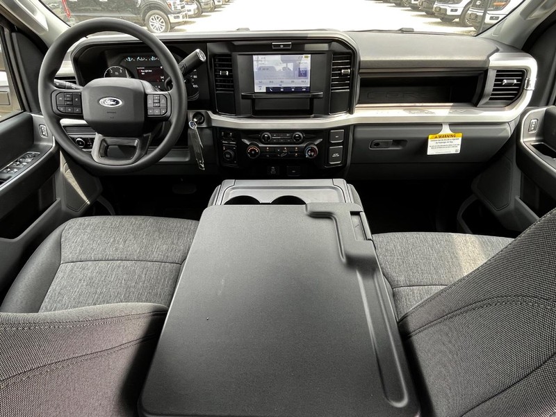Ford Super Duty F-250 SRW Vehicle Image 05