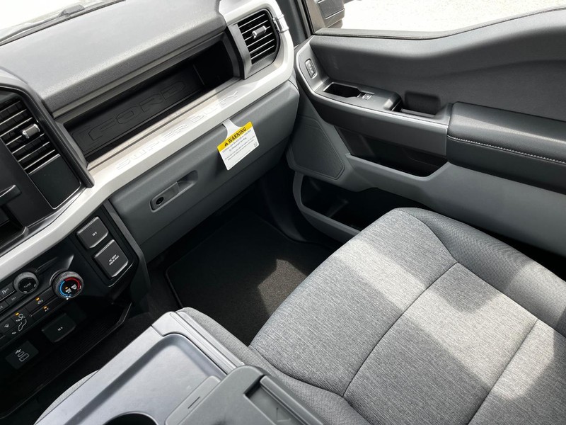 Ford Super Duty F-250 SRW Vehicle Image 07