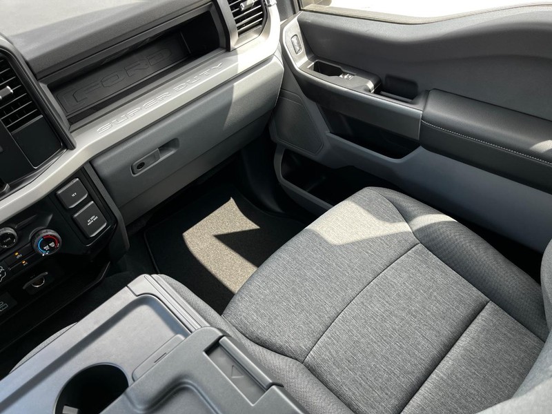 Ford Super Duty F-250 SRW Vehicle Image 07
