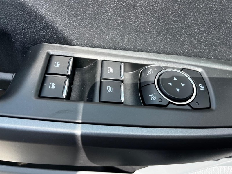Ford Super Duty F-250 SRW Vehicle Image 08
