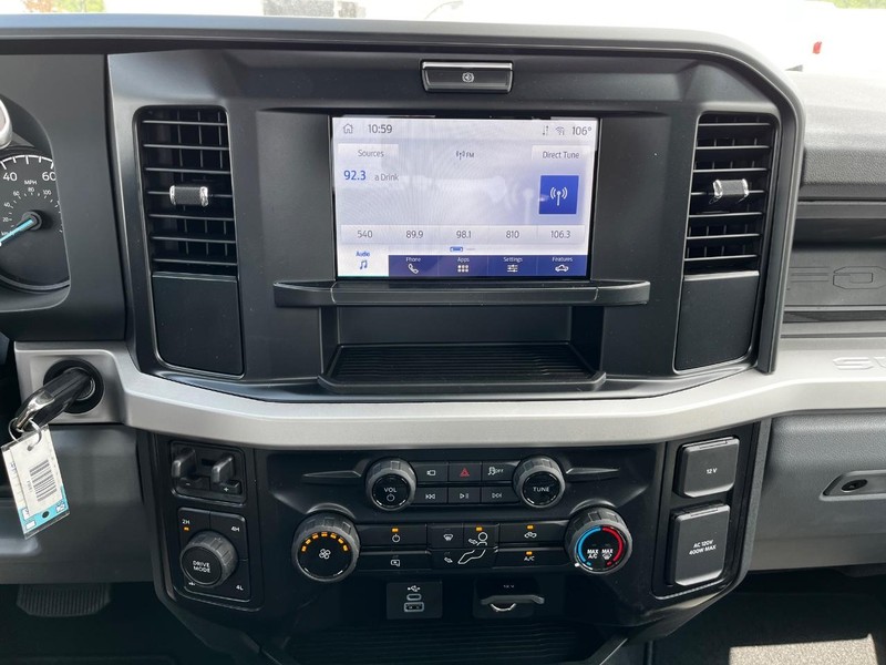 Ford Super Duty F-250 SRW Vehicle Image 14