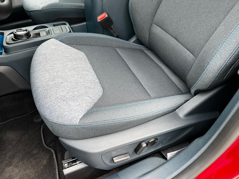 Ford Maverick Vehicle Image 09