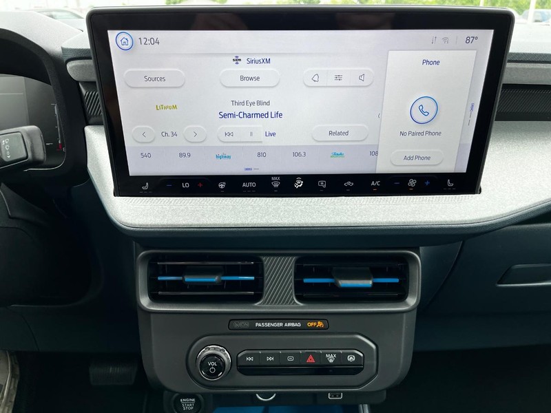Ford Maverick Vehicle Image 14