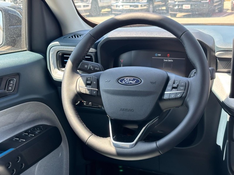 Ford Maverick Vehicle Image 07