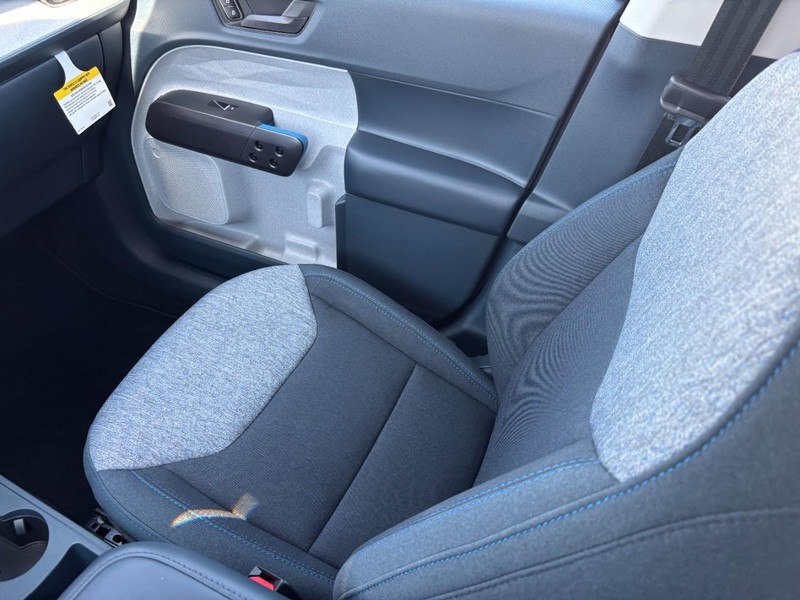Ford Maverick Vehicle Image 10