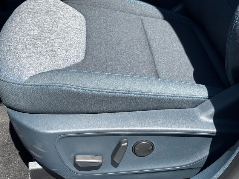 Ford Maverick Vehicle Image 20