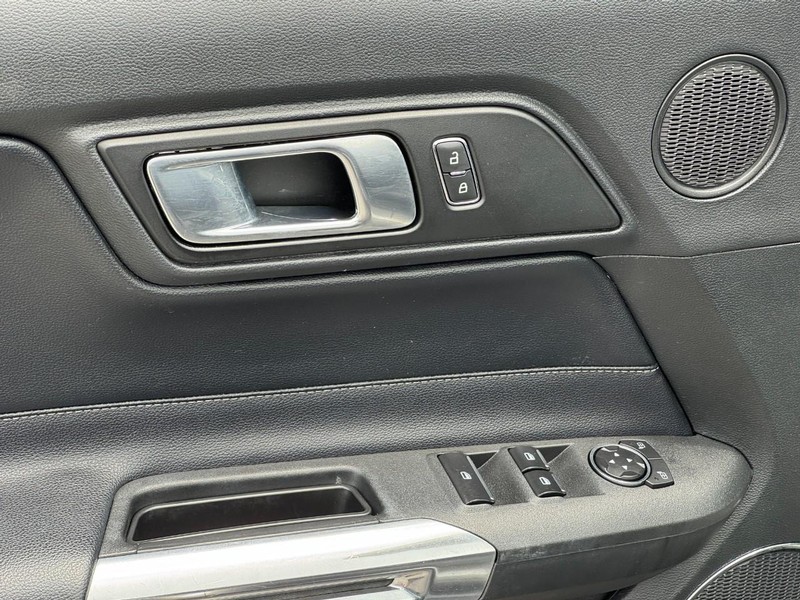 Ford Mustang Vehicle Image 15