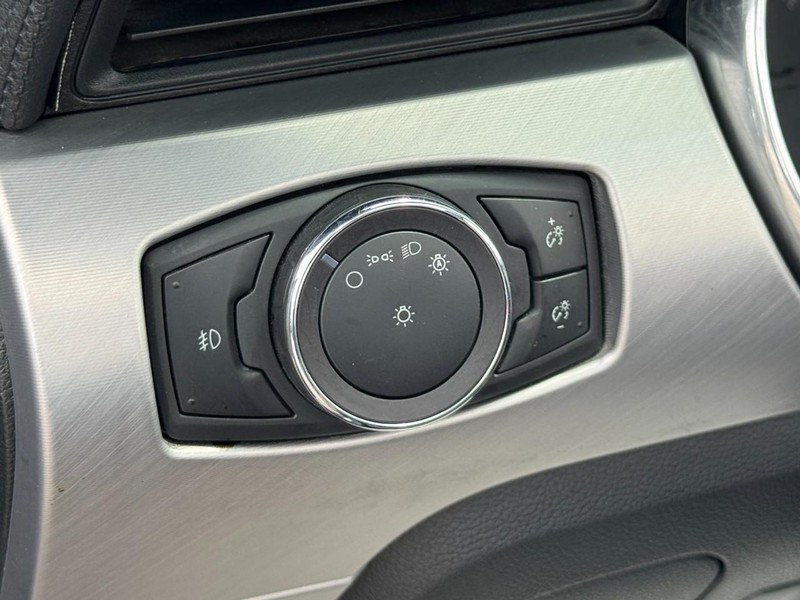 Ford Mustang Vehicle Image 16