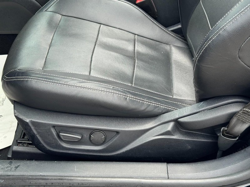 Ford Mustang Vehicle Image 23