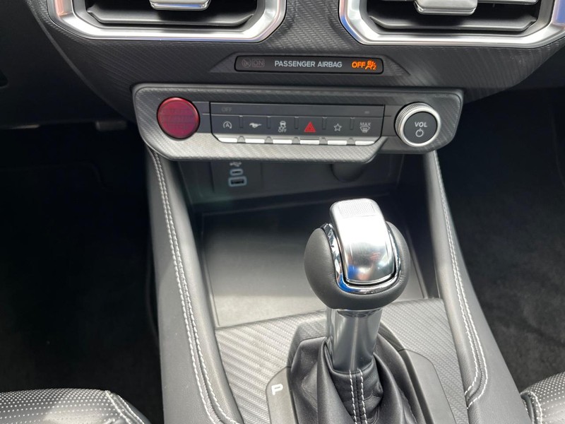 Ford Mustang Vehicle Image 09