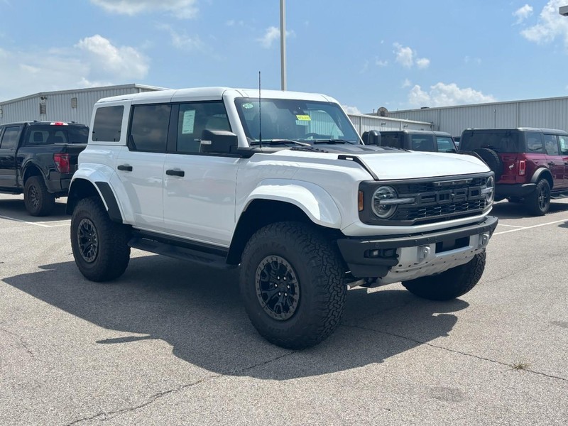 Ford Bronco Vehicle Image 02