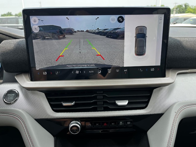 Ford Explorer Vehicle Image 18