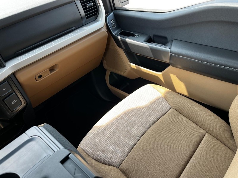 Ford Super Duty F-250 SRW Vehicle Image 07