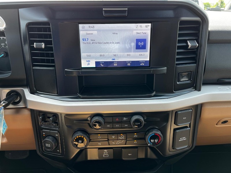 Ford Super Duty F-250 SRW Vehicle Image 14