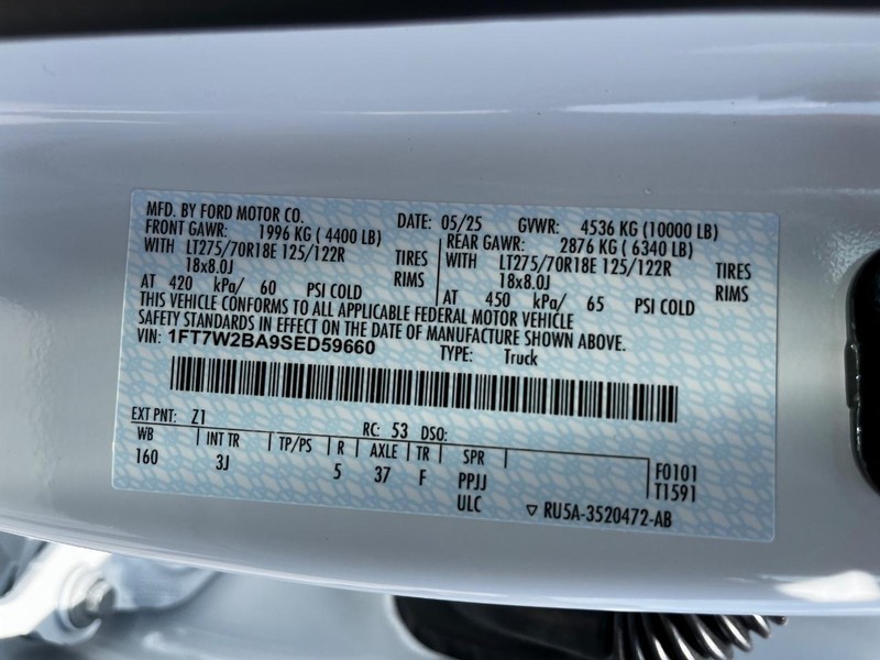 Ford Super Duty F-250 SRW Vehicle Image 16