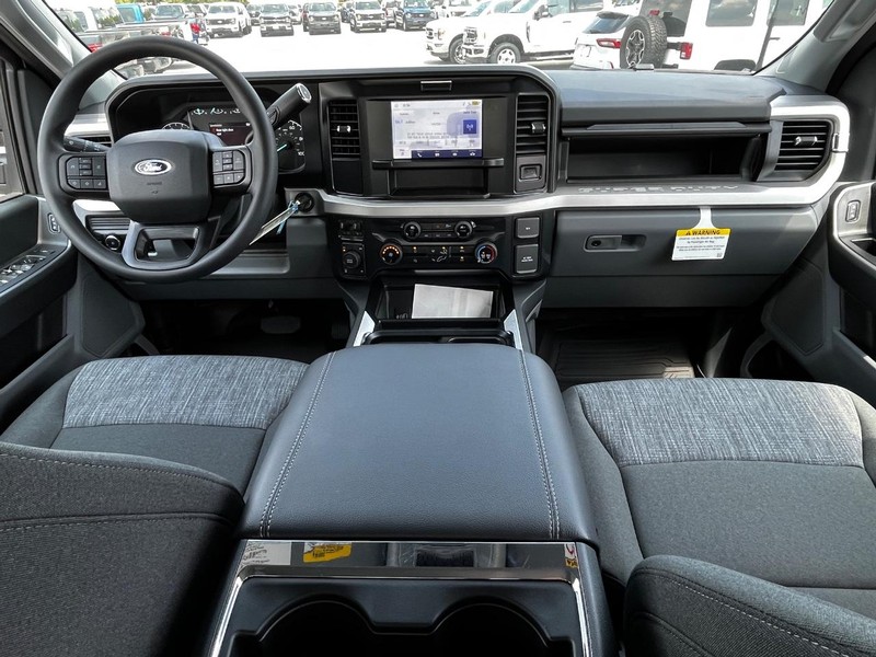 Ford Super Duty F-250 SRW Vehicle Image 05