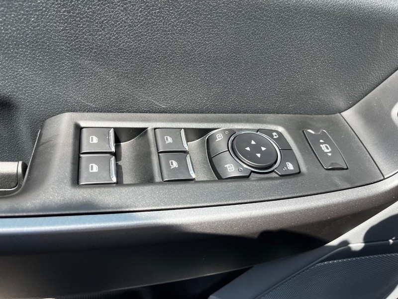 Ford Super Duty F-250 SRW Vehicle Image 08