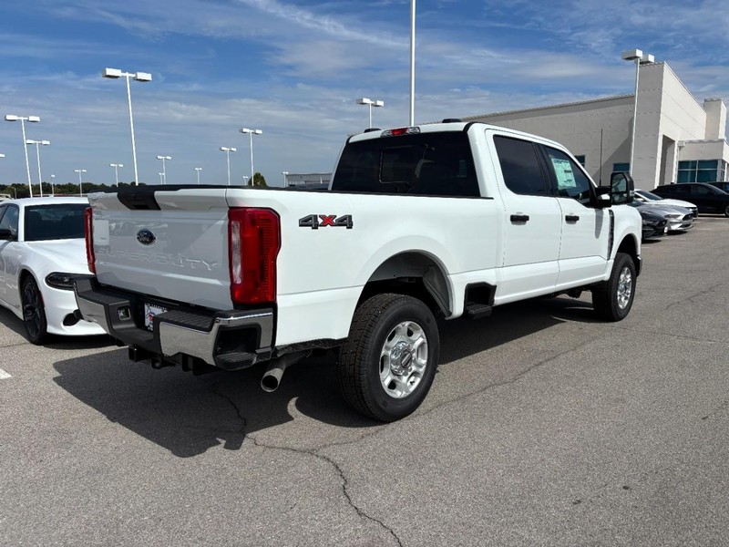 Ford Super Duty F-250 SRW Vehicle Image 03