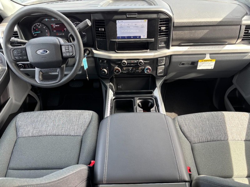 Ford Super Duty F-250 SRW Vehicle Image 06