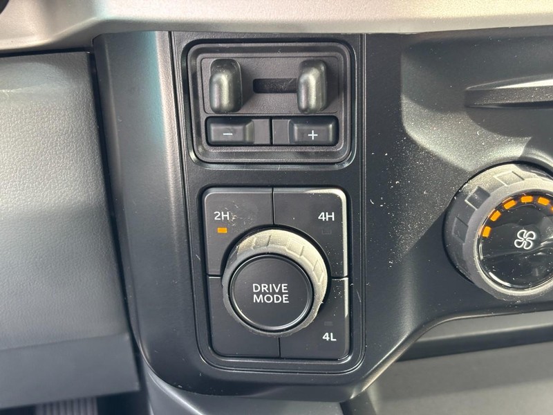 Ford Super Duty F-250 SRW Vehicle Image 18