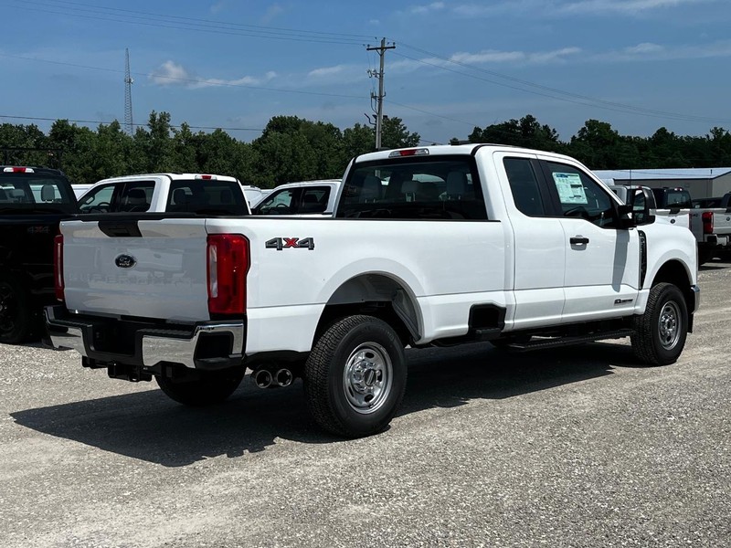 Ford Super Duty F-250 SRW Vehicle Image 03