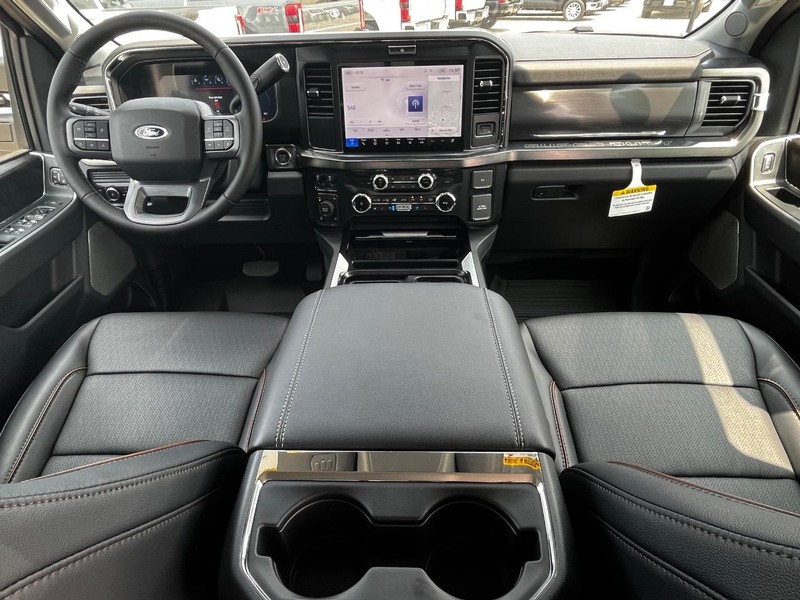 Ford Super Duty F-250 SRW Vehicle Image 06