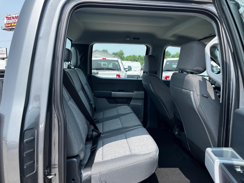 Ford Super Duty F-350 SRW Vehicle Image 04