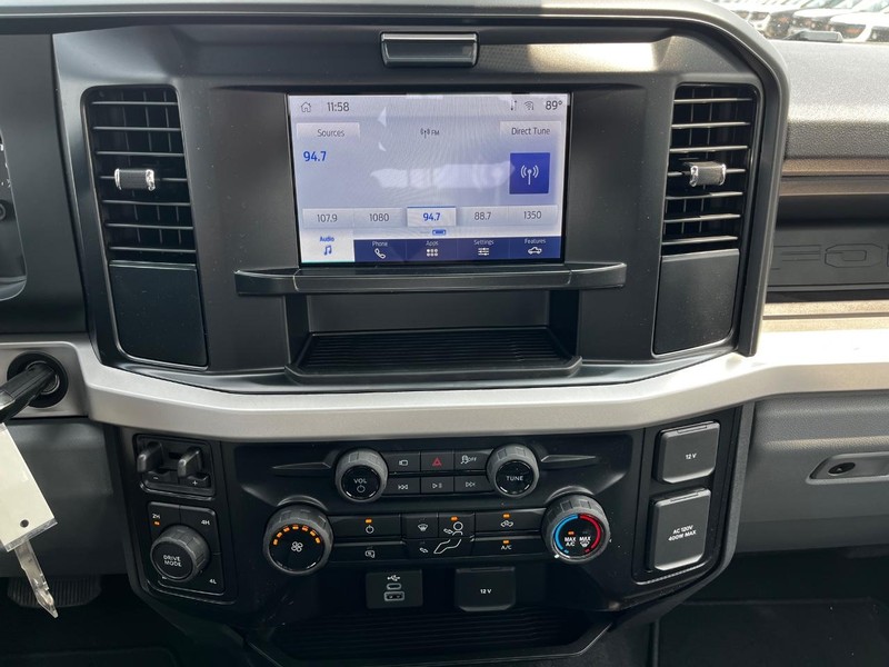 Ford Super Duty F-350 SRW Vehicle Image 14