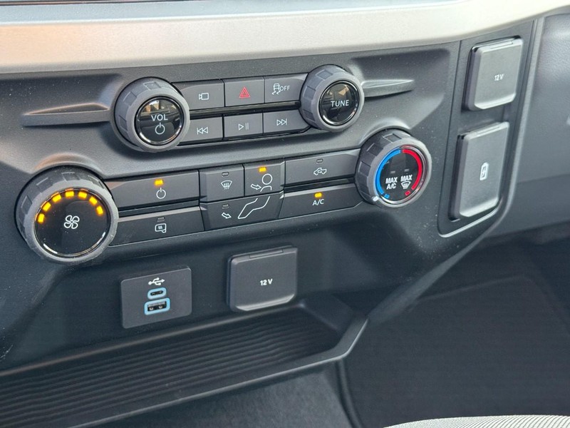 Ford Super Duty F-350 SRW Vehicle Image 17