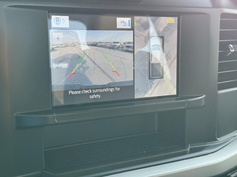 Ford Super Duty F-350 SRW Vehicle Image 18