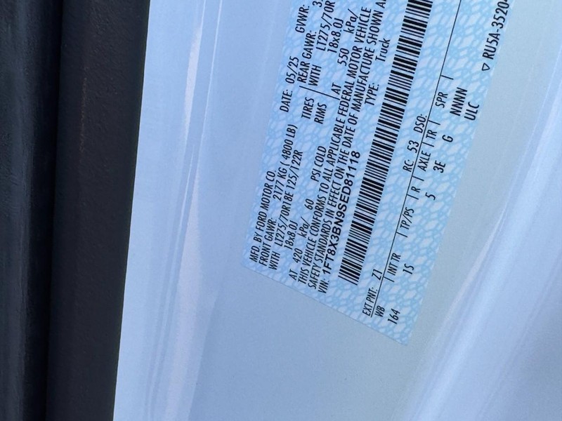 Ford Super Duty F-350 SRW Vehicle Image 20