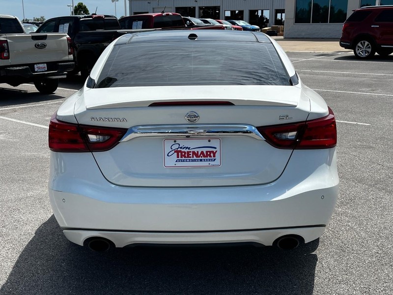 Nissan Maxima Vehicle Image 04