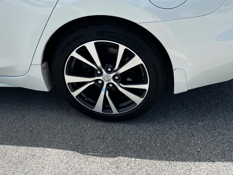 Nissan Maxima Vehicle Image 07
