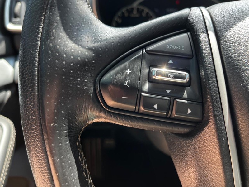 Nissan Maxima Vehicle Image 17